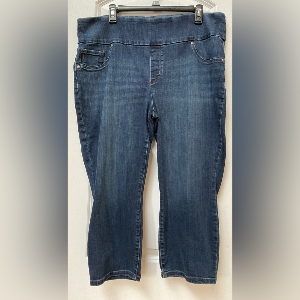 Lee Slim Fit Sculpting Mid Rise Crop Jeans